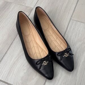 Coach Black Leather pointed toe flats with Gold Accents